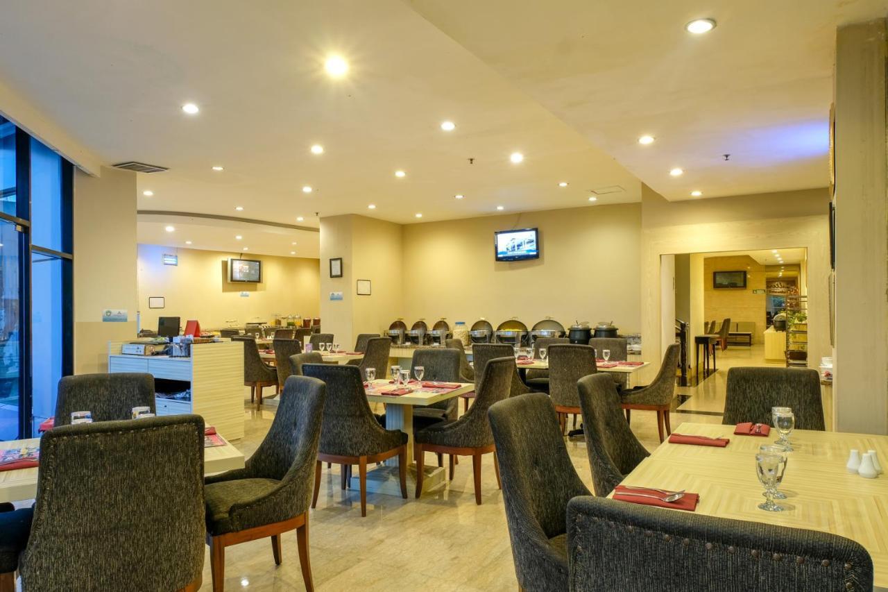 Almadera Hotel Makasar Exteriér fotografie