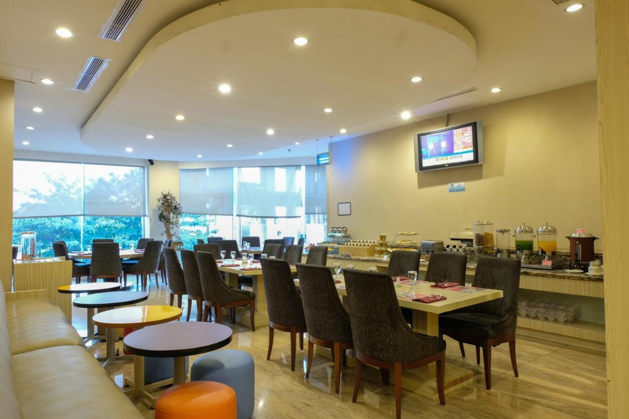 Almadera Hotel Makasar Exteriér fotografie