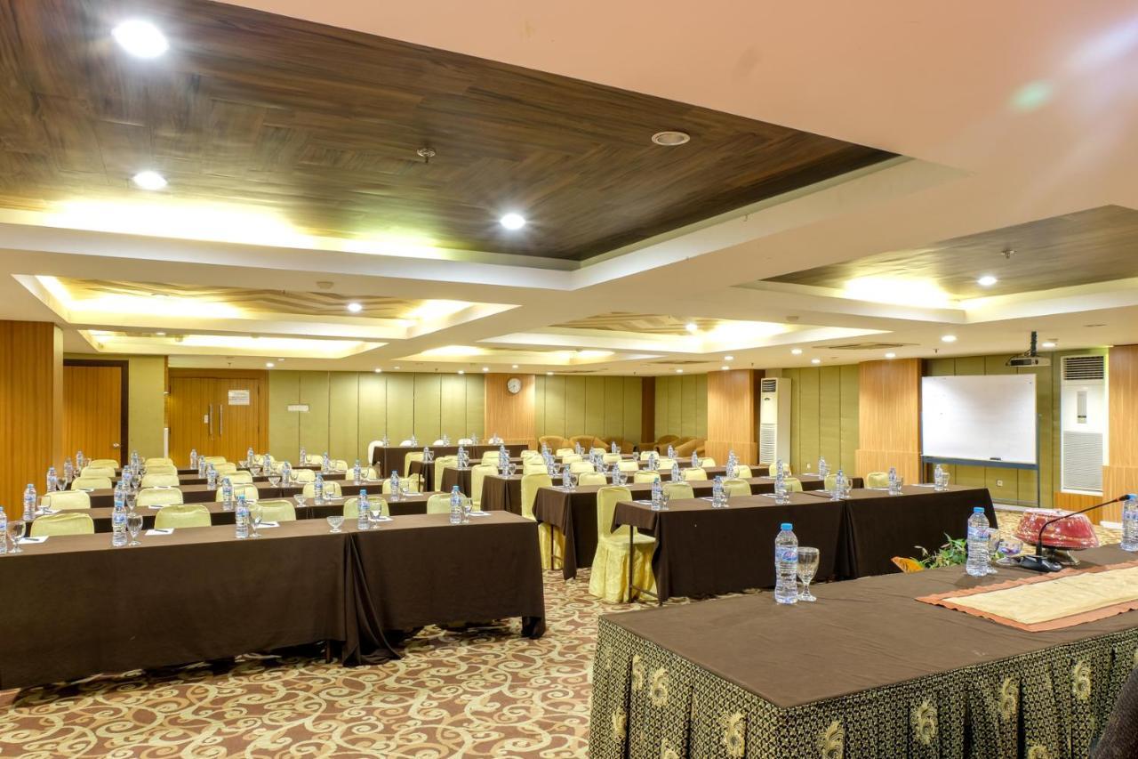 Almadera Hotel Makasar Exteriér fotografie
